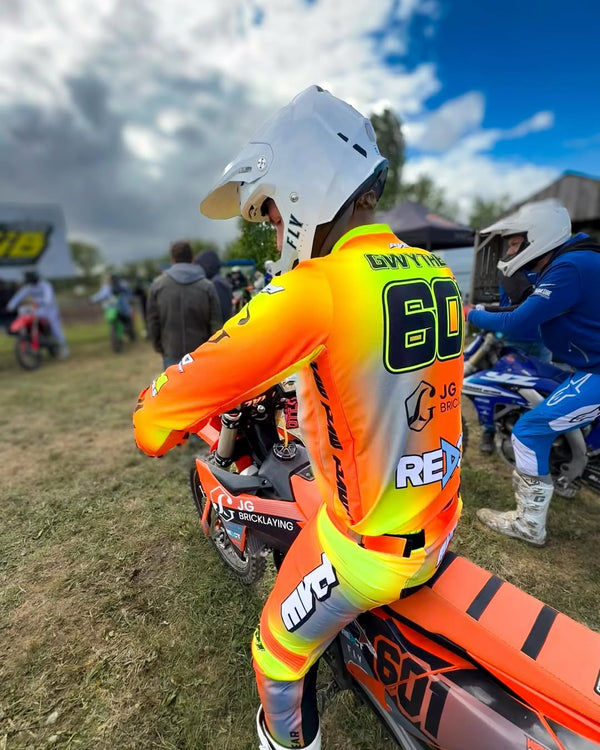 RIDDEN BY THE COMMUNITY 3